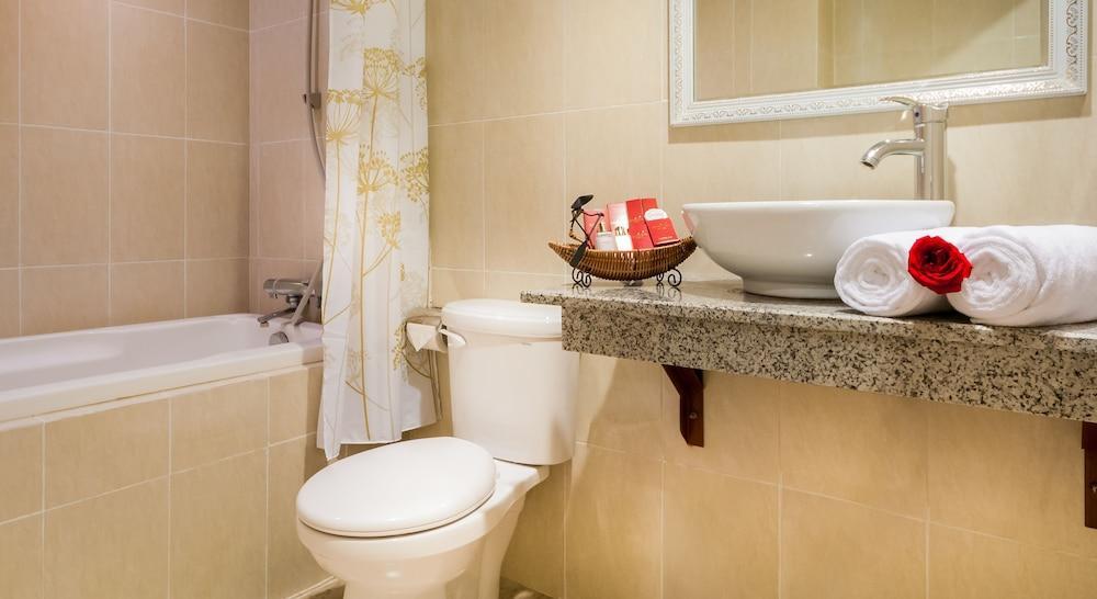 Saga Hotel Хошимин Экстерьер фото